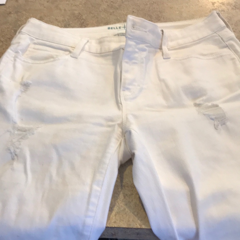 Distressed skinny jeans